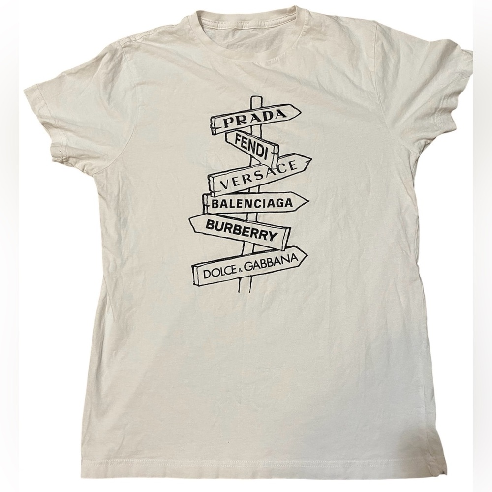 Designer Signpost Prada Fendi Versace Burberry Graphic Tshirt Size Medium